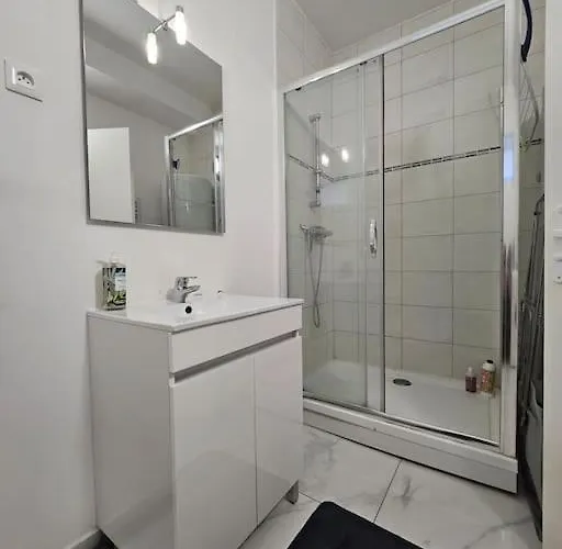 Coty Pour 4 Personnes, Hypercentre